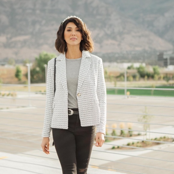 Blazer - Picture 3 of 3